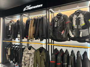 Deride Store Kini Hadir di Bandung: Rekomendasi Pilihan Apparel Motor Berkualitas dan Modern