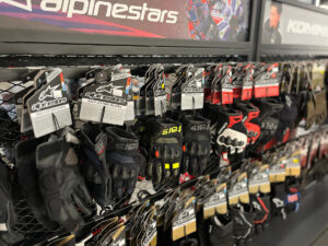 Deride Store Kini Hadir di Bandung: Rekomendasi Pilihan Apparel Motor Berkualitas dan Modern
