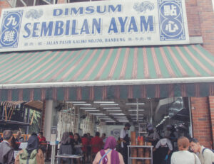 Rekomendasi Dimsum Enak dan Halal di Bandung: Dimsum Sembilan Ayam, Menyajikan Cita Rasa Autentik dengan Nuansa Kuliner Hongkong