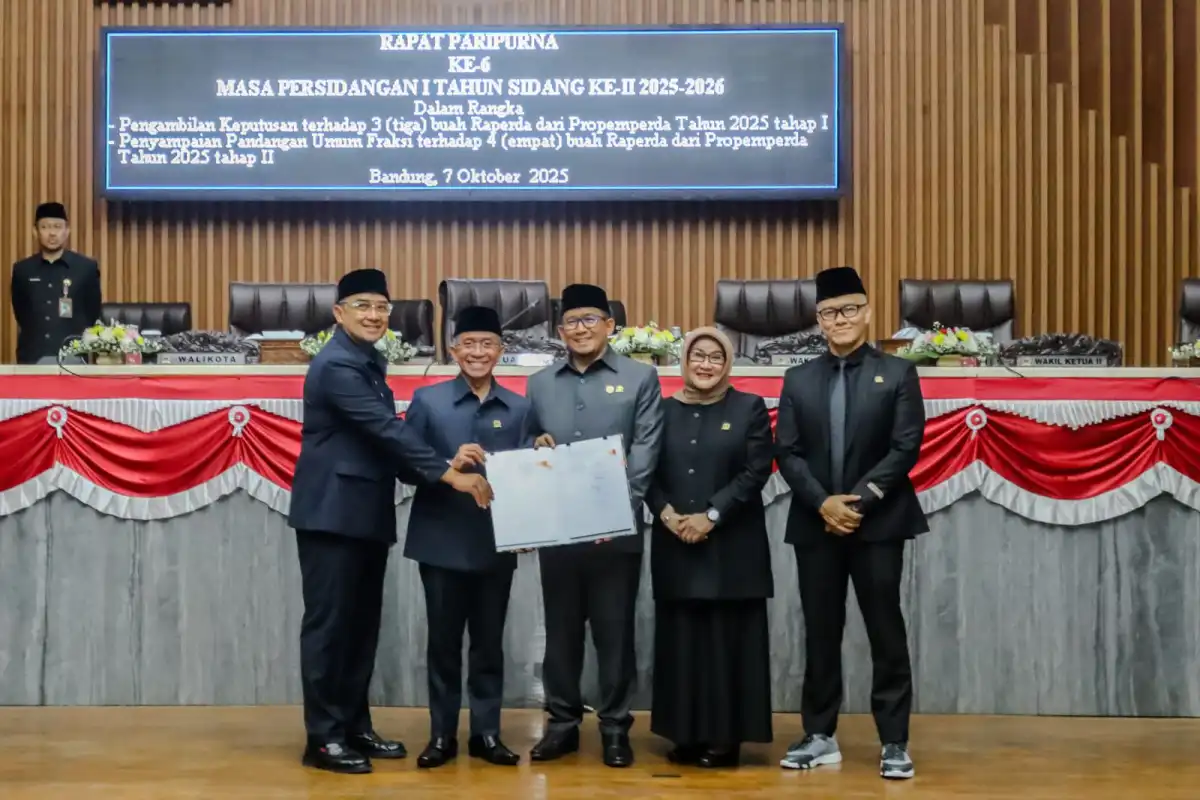 DPRD Kota Bandung Tetapkan Tiga Perda Strategis: Pengelolaan Fasilitas Umum, Pesantren, dan Toleransi Sosial