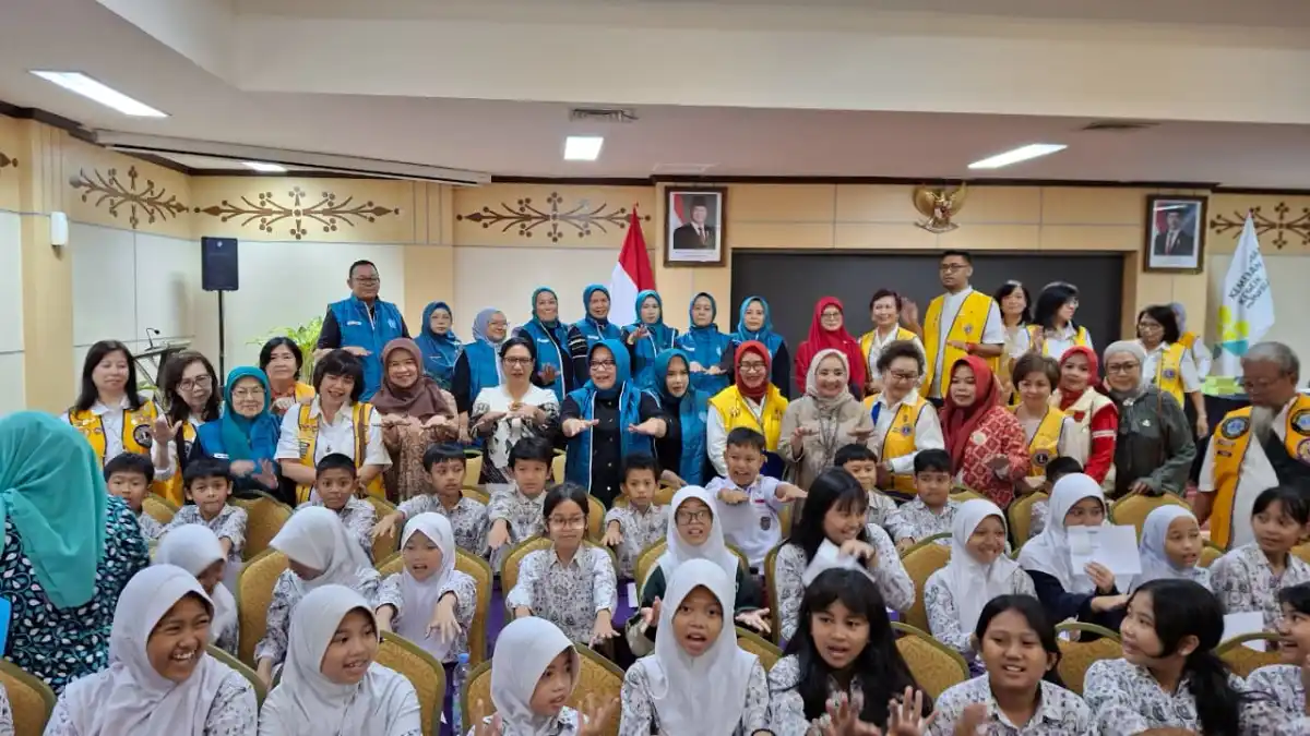 (DP3AKB) Jawa Barat bersama TP PKK Jawa Barat Luncurkan Program Pemeriksaan Kesehatan Mata dan Pembagian Kacamata Gratis bagi Anak-anak SD dan menengah di Jabar