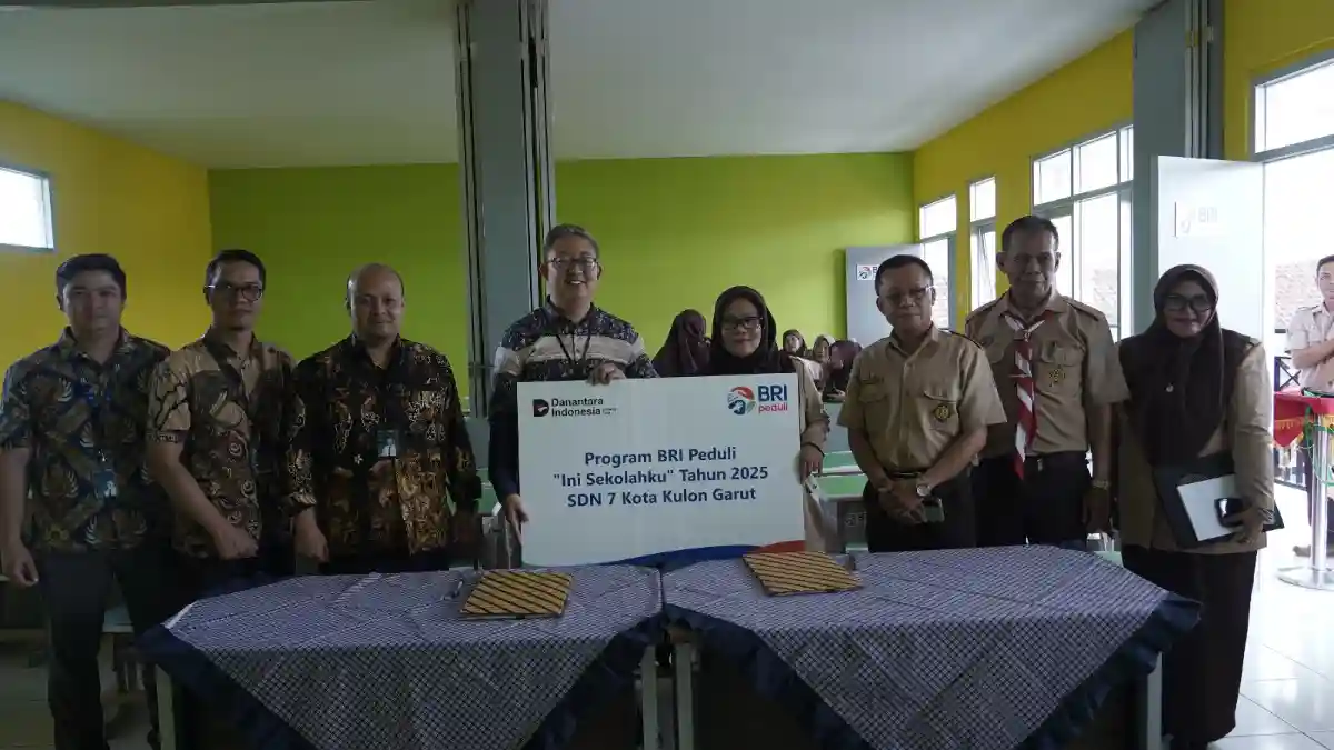 BRI Berikan Bantuan Fisik Sekolah kepada SDN 7 Kota Kulon Garut melalui Program BRI Peduli 'Ini Sekolahku'