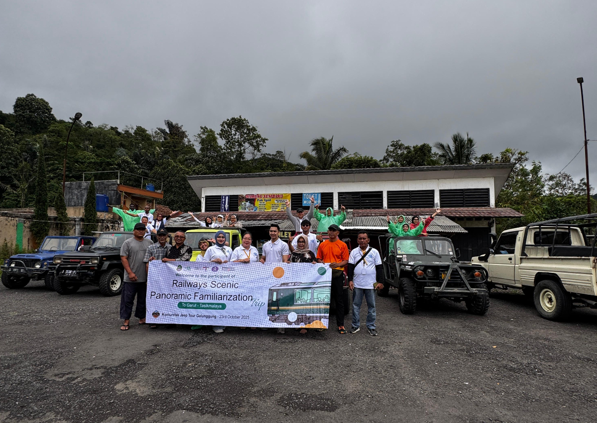 Bagi Anda yang mencari pengalaman wisata penuh tantangan, wisata off road di Pasir Datar Gunung Galunggung adalah pilihan sempurna.