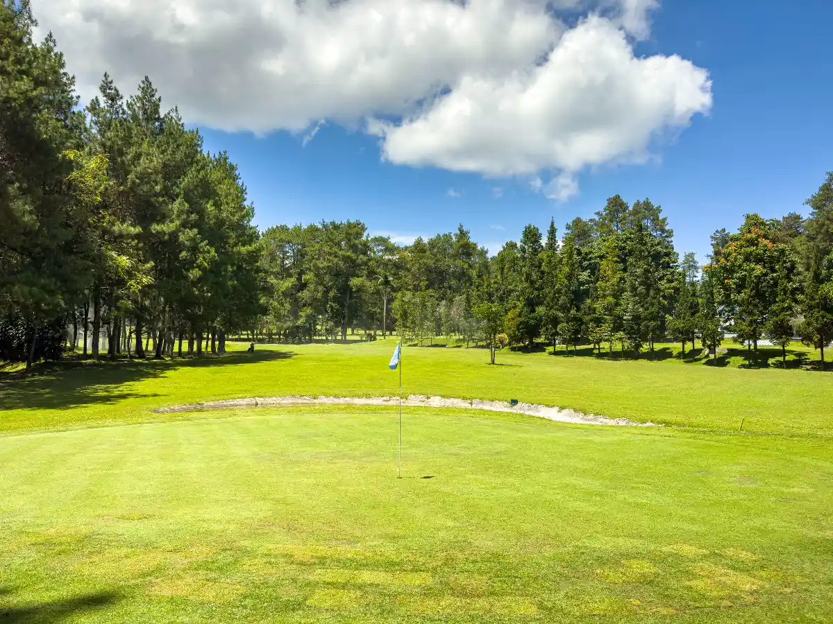 L’Eminence Golf and Resort Lembang: Saat Kemewahan Menginap Bertemu dengan Keanggunan Golf di Paket ‘Stay and Swing’