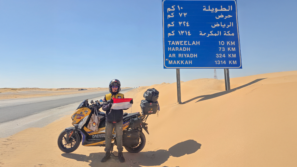 Kisah Perjalanan Biker XMAX Tembus 12 Negara Untuk Bisa Umrah di Tanah Suci Mekah