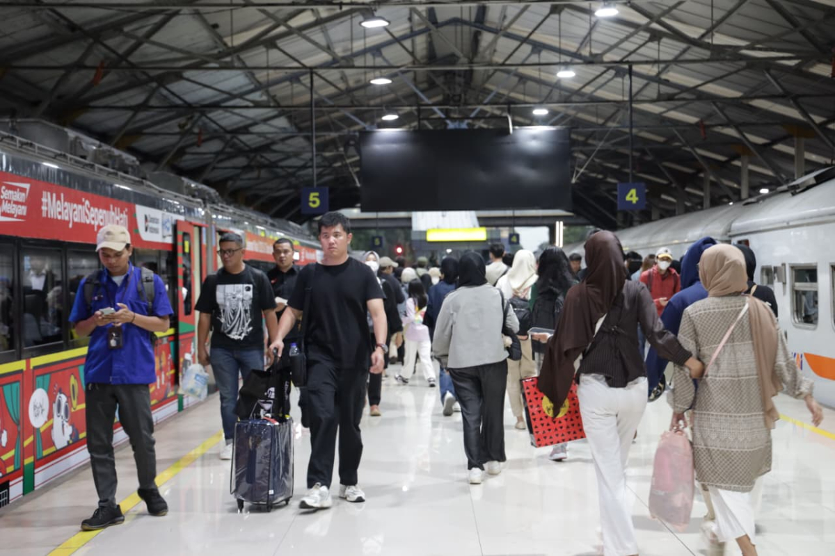 KAI Daop 2 Bandung Catat Tingginya Kedatangan Pelanggan Menggunakan KA pada 7 Hari Menjelang Libur Hari Raya Natal