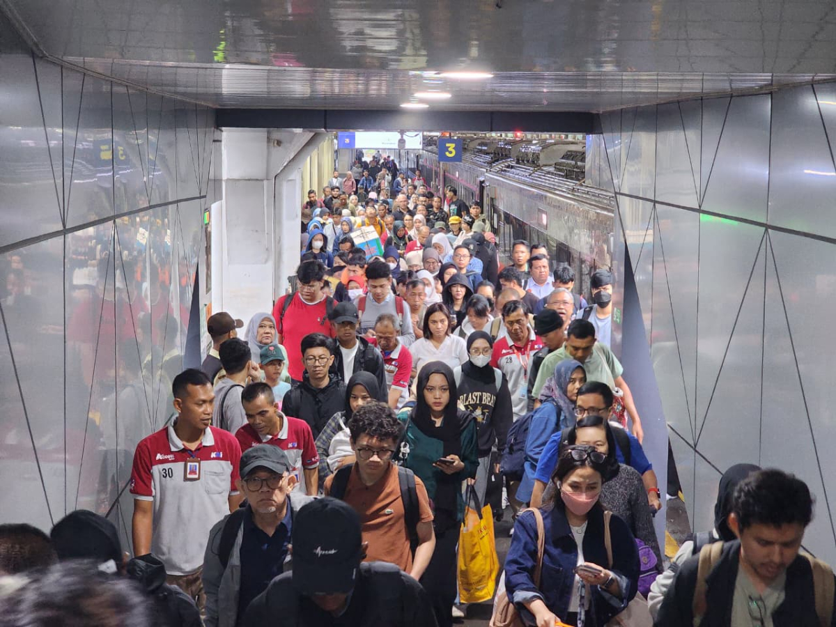 Libur Akhir Tahun, Jumlah Penumpang KA Jarak Jauh di Daop 2 Bandung Tembus 48 Ribu Orang