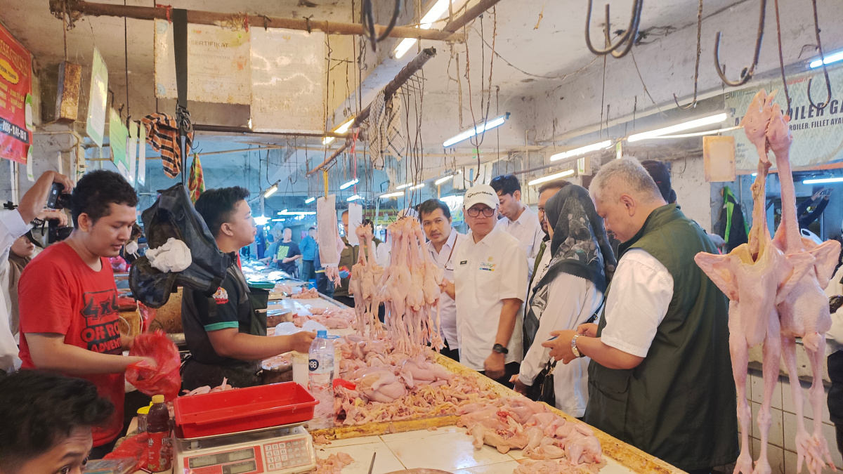 Pantau Pasar Jelang Tahun Baru, Bulog Jabar: Harga Pangan Relatif Stabil