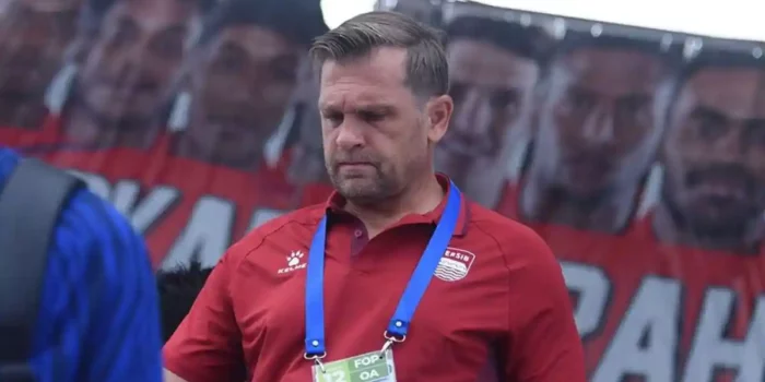 Igor Tolic kecewa setelah PERSIB kalah 0-2 dari Malut United di Stadion Kie Raha Ternate. Padatnya jadwal dan perjalanan jauh jadi sorotan.