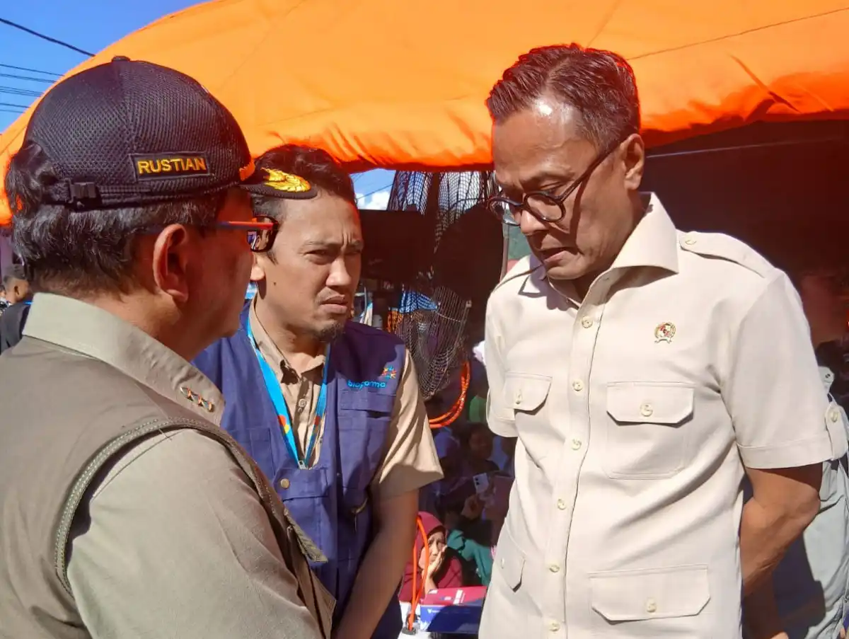 Bio Farma Group Berikan Bantuan untuk Korban Banjir Bandang dan Tanah Longsor di Sumatera Barat