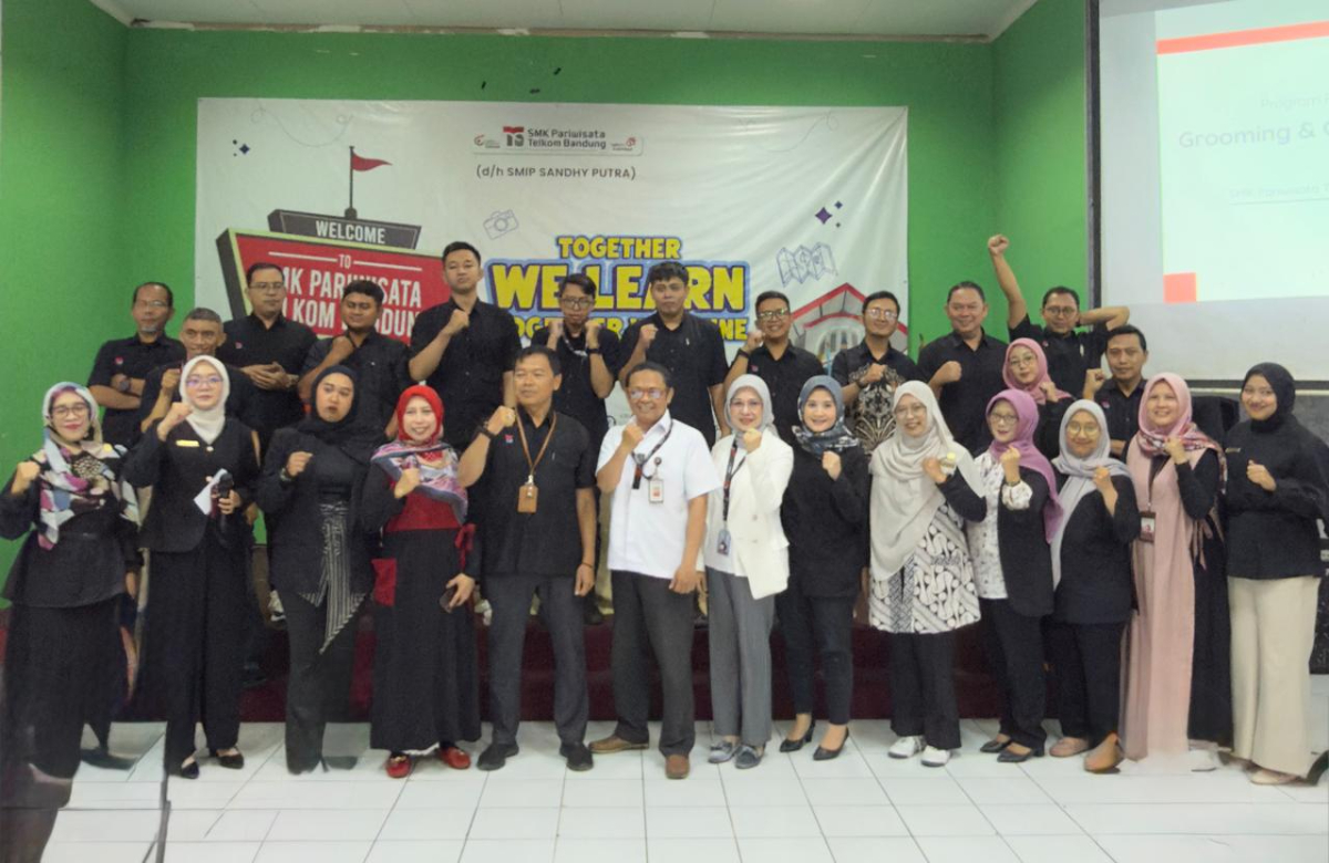 Telkom University Dorong Budaya Profesional Hospitality melalui Pelatihan Grooming dan Gesture