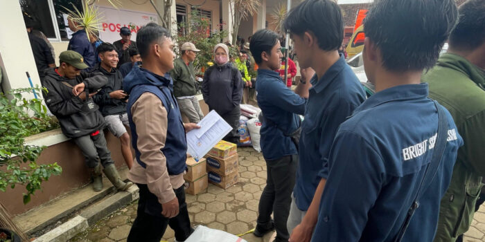 BRI Melalui YBM BRILiaN Salurkan Bantuan bagi Penyintas Longsor di Cisarua, Bandung Barat
