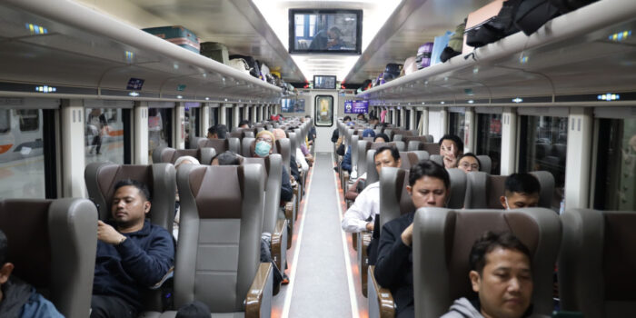 Penjualan Tiket KA Jarak Jauh Lebaran 2026 dari Daop 2 Bandung Diminati Masyarakat