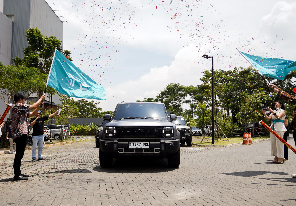 Perluas Distribusi Nasional, JETOUR Resmi Serahkan JETOUR T2 Perdana di Bandung