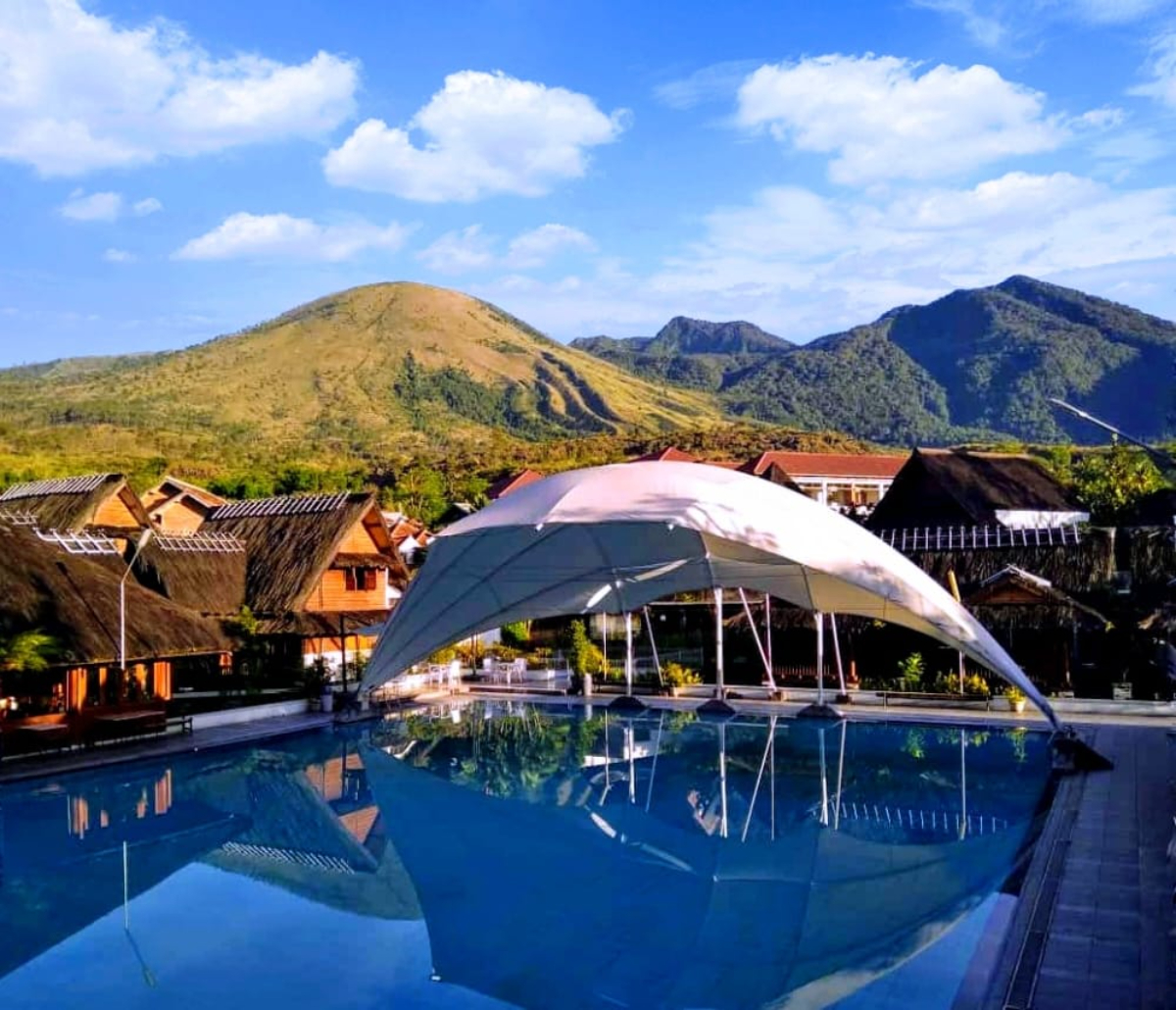 Kampung Sumber Alam Resort hadirkan promo bukber, paket Swim & Grill, hingga diskon menginap mulai Rp555 ribu termasuk sahur atau breakfast. Manfaatkan juga promo Early Bird Lebaran 2026.