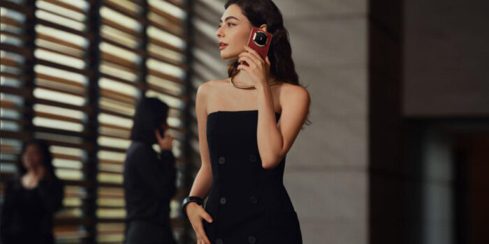 HUAWEI Mate X7 tawarkan layar terang 3000 nits, engsel zero-contact, dan fitur AI kamera unggulan.