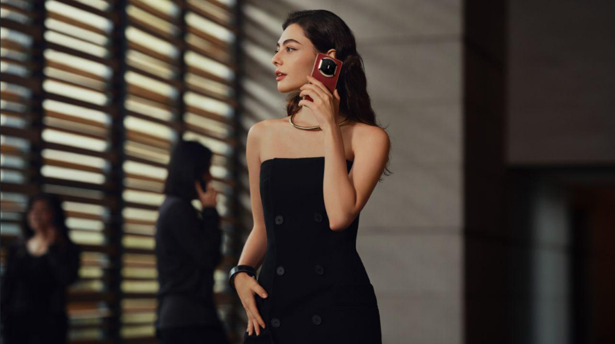 HUAWEI Mate X7 tawarkan layar terang 3000 nits, engsel zero-contact, dan fitur AI kamera unggulan.