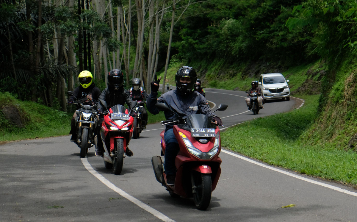 Motor jarang dipakai tetap perlu perawatan agar performa tetap prima. Simak tips merawat motor agar aki, mesin, dan ban tetap dalam kondisi baik.