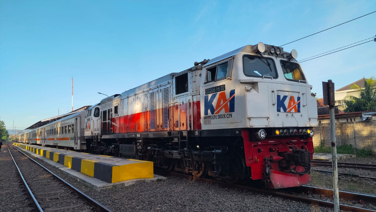 KA Siliwangi Jadi Primadona Lebaran 2026, Okupansi Tembus 201% di Lintas Cipatat–Sukabumi