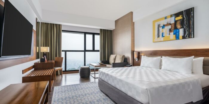 Nikmati paket Eid mulai Rp4 jutaan di Swiss-Belresort Dago Heritage Bandung lengkap dengan Eid Lunch dan hampers eksklusif.