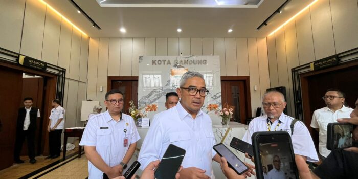 WFH ASN Bandung Diawasi Ketat, Wali Kota Farhan Ajak Pejabat Ngantor Pakai Sepeda Tiap Jumat