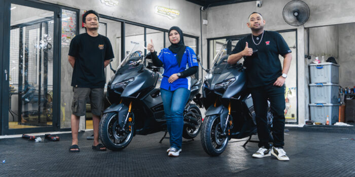 Yamaha menyerahkan unit TMAX kepada konsumen pertama di beberapa kota besar. Teknologi modern dan kenyamanan berkendara menjadi alasan utama tingginya minat pasar premium