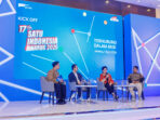 Juri 17th SATU Indonesia Awards 2026 sekaligus Dosen Fakultas Kedokteran Universitas Indonesia Prof. Nila Moeloek (kedua kanan), Penerima Apresiasi SATU Indonesia Awards Tahun 2013 sekaligus Fasilitator Desa Sejahtera Astra Mekanira, Purbalingga, Jawa Tengah, Rizki Dwi Rahmawan (kanan), dan Head of Brand Communications Astra Yudha Prasetya (kedua kiri) saat sesi bincang inspiratif AstraTalks: 17th SATU Indonesia Awards 2026, pada hari ini (1/4).