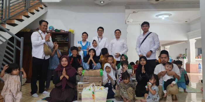 Suasana Idul Fitri, PLN UP3 Bandung Salurkan Bantuan Sosial ke Panti Asuhan Saminya Amal Insani