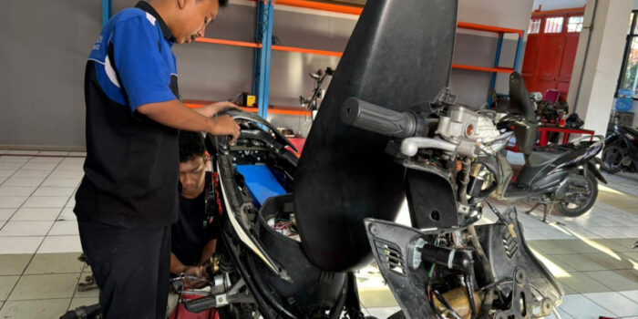 PLN UID Jabar Perkuat Kompetensi EV di SMKN 8 Bandung, Dari Teori Jadi Praktik Nyata