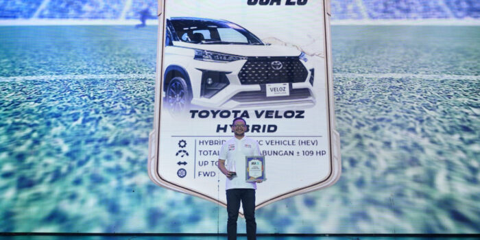 New Veloz Hybrid EV Raih Penghargaan Best Electrified New Comers dari Uzone Choice Awards 2026, Toyota Kembali Mendapatkan WOW Brand Award 2026 Kategori Merek Mobil