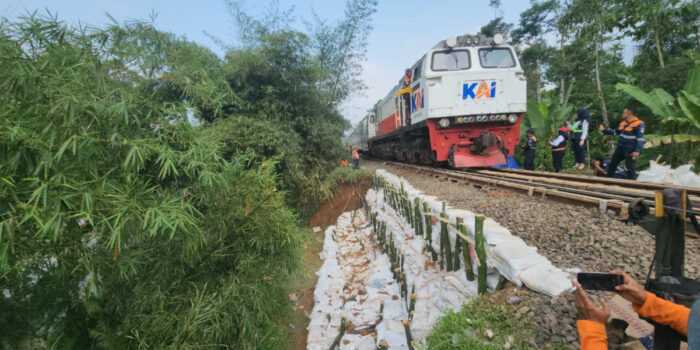 Penanganan Gogosan Jalur KA Cibeber–Lampegan Selesai, Perjalanan KA Siliwangi Kembali Normal