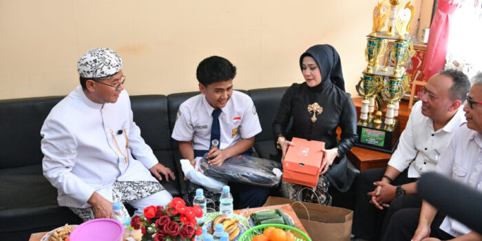 Ihsan Siswa SMPN 1 Tanjungsari yang Hampir Putus Sekolah Sentuh Hati Wagub Jabar, Kini Dijamin Bisa Lanjut Belajar