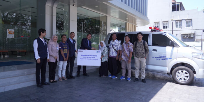 BRI Cabang Cirebon Gunung Jati Serahkan Bantuan Mobil Jenazah kepada Yayasan Al Akbar Bina Maulana