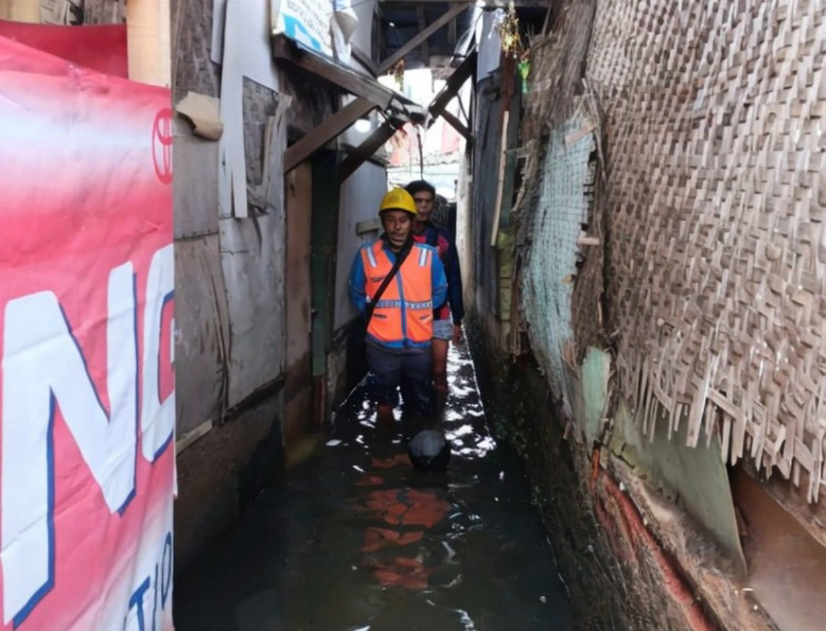 PLN ULP Bandung Selatan Tinjau Siaga Kelistrikan di Dayeuhkolot Terdampak Banjir