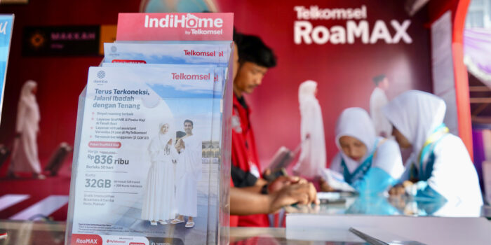 Jemaah Haji dari Kloter JaBar Makin Tenang Beribadah Pakai RoaMAX Haji Telkomsel, Kuota Hingga 42GB, termasuk 2GB di Indonesia + 1GB di 13 Negara Transit