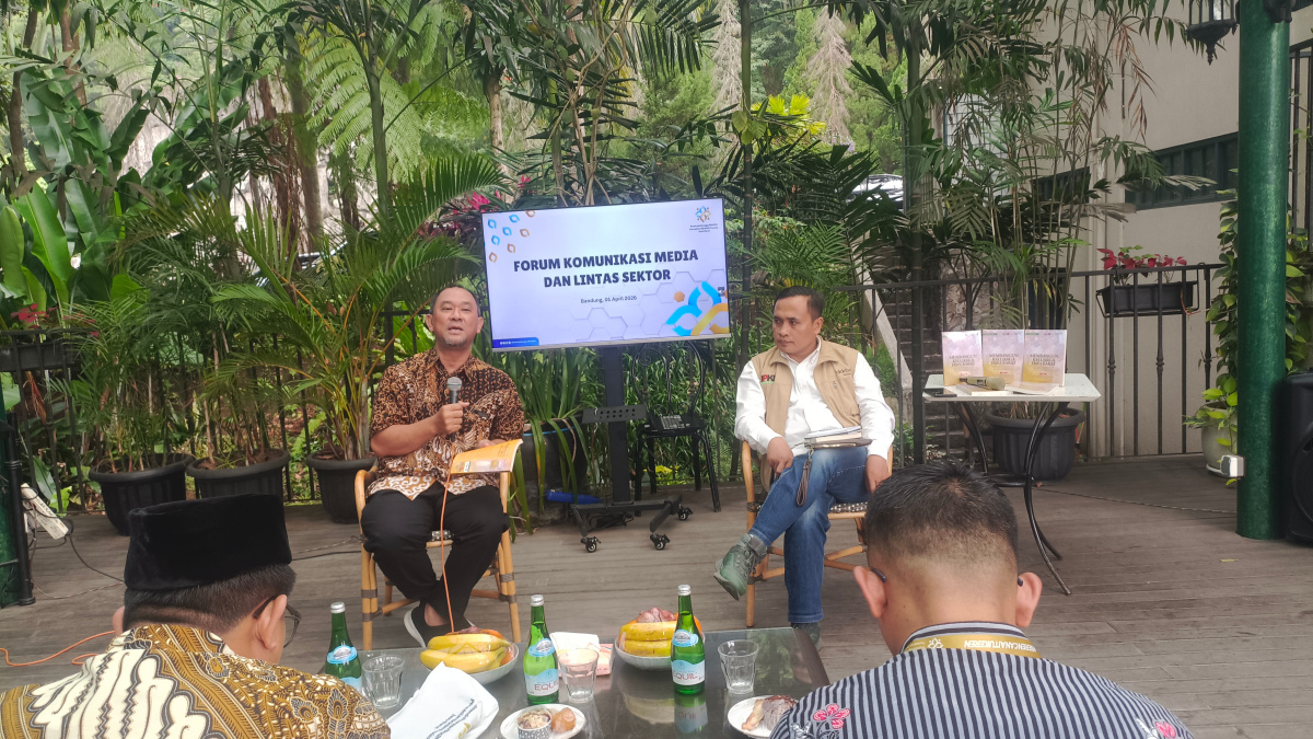Kegiatan yang digelar sekaligus bedah buku "Membangun Keluarga Jawa Barat" ini sebagai bentuk komitmen bersama antara pemerintah, media, akademisi, serta mitra lintas sektor dalam mendukung keberhasilan program pembangunan keluarga yang berkelanjutan