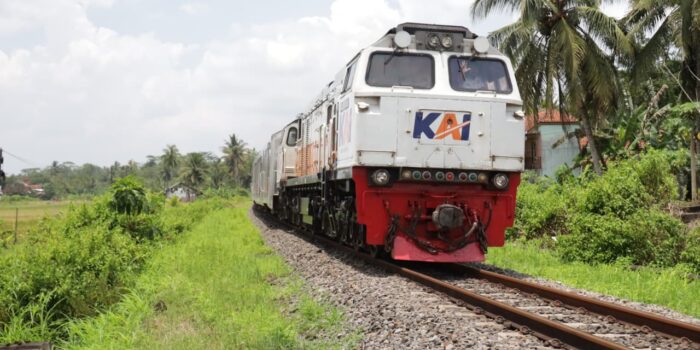 Untuk Keselamatan dan Kelancaran Perjalanan, Sejumlah KA Dialihkan Melewati wilayah Daop 2 Bandung Imbas Gangguan Perjalanan KA di Stasiun Bumiayu
