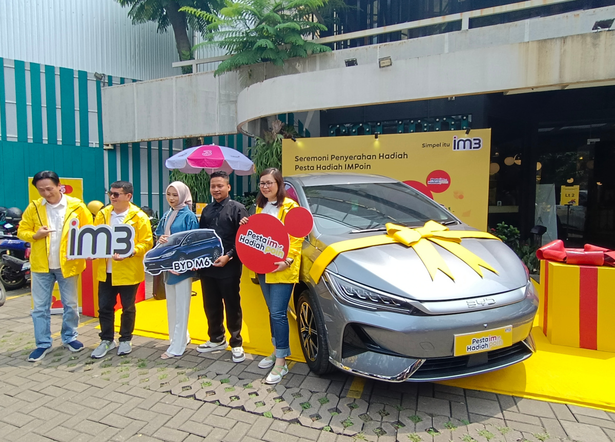 Warga Bandung Akhirnya Bawa Pulang Mobil Listrik BYD dari Program IMPoin 2025 