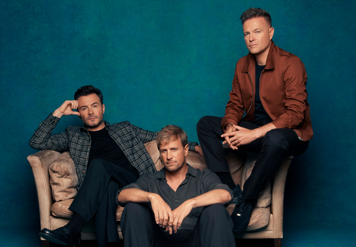Konser Westlife digelar di GBK Jakarta pada 23 Januari 2027. Simak daftar harga tiket dan jadwal penjualannya.