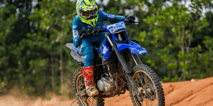 Night Race Perdana Shell BLU CRU Yamaha Enduro Challenge, Sambangi Kalimantan Barat