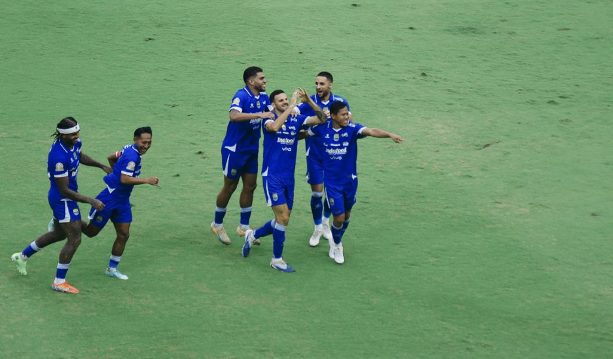 Hasil Persib vs PSIM 1-0 diwarnai laga dramatis. Teja Paku Alam catat penampilan ke-100 bersama Persib