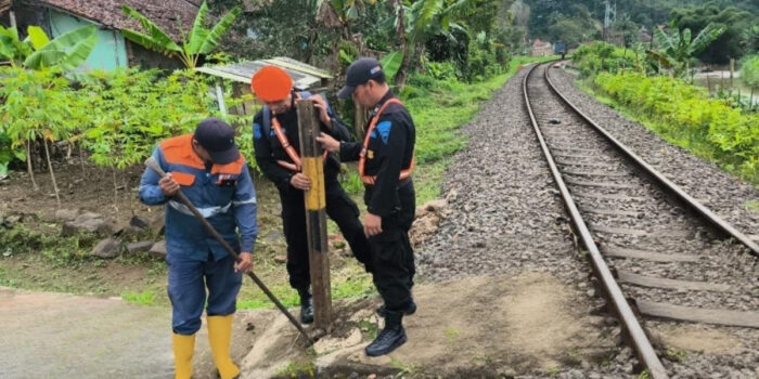 KAI Daop 2 Bandung Tutup 29 Perlintasan Sebidang Tidak Terjaga, Masyarakat Dilarang Membuka Perlintasan Ilegal
