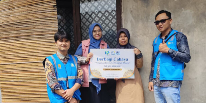 Hadirkan Listrik dan Harapan, PLN ULP Bandung Timur Sambut Idul Adha dengan LUTD