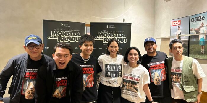 Monster Pabrik Rambut sukses menggelar special screening di Bandung. Film horor pekerja overwork tayang 4 Juni 2026.