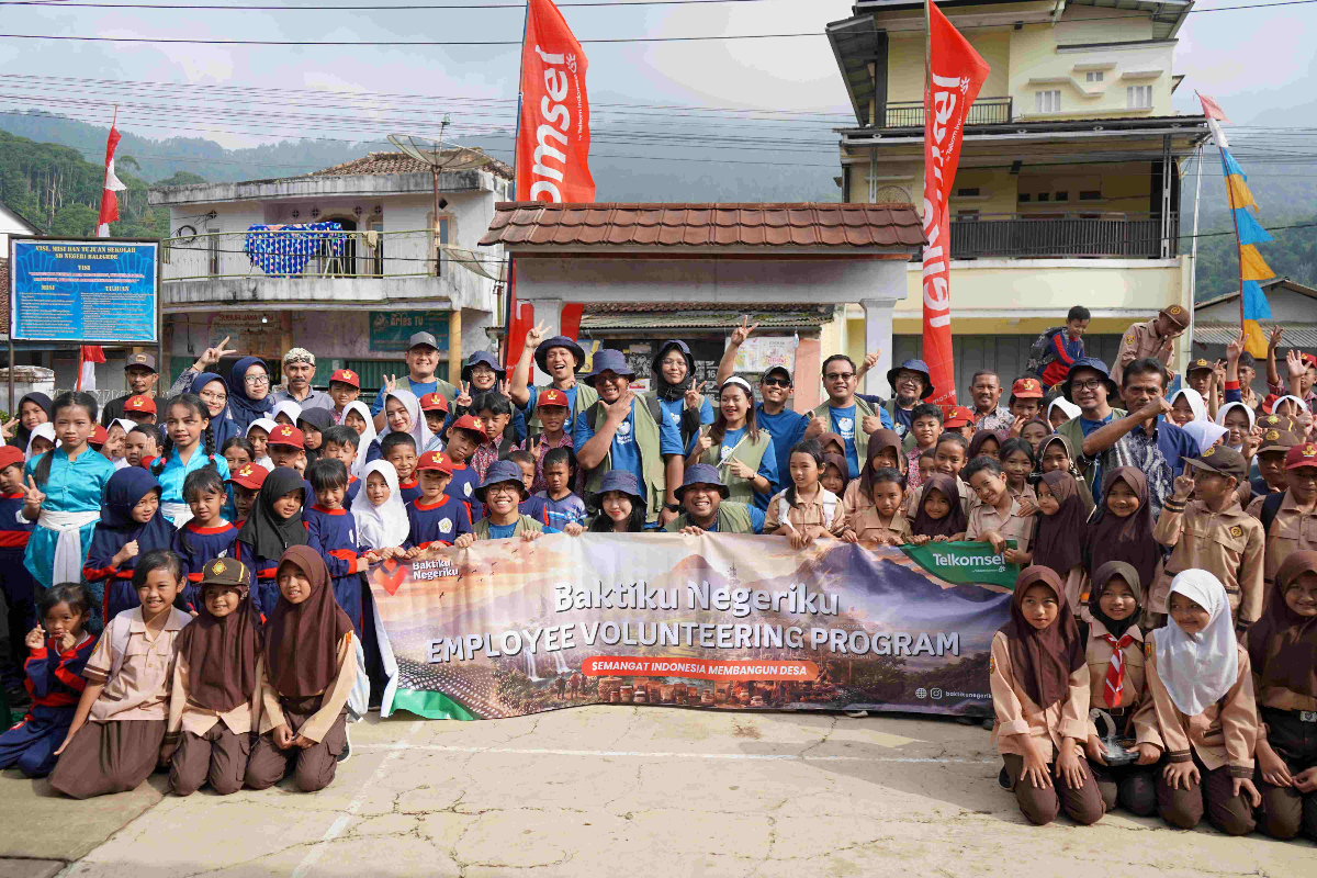 Telkomsel melalui program Baktiku Negeriku 2026 memperkuat transformasi digital, UMKM, dan pemberdayaan masyarakat Desa Balegede, Cianjur.