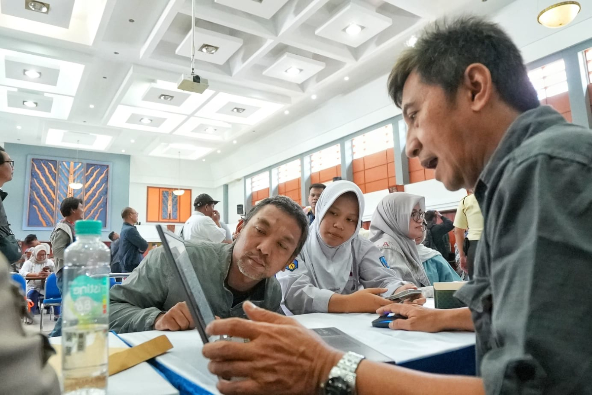 Pemerintah Provinsi Jawa Barat memperpanjang pengisian data PCMB 2026 hingga 11 Juni. Simak jadwal pengumuman dan tahapan SPMB berikutnya.