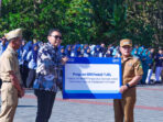 BRI BO Kuningan Perkuat Kepedulian Lingkungan, Serahkan Mobil Pengangkut Sampah dan Salurkan KUR Rp377,7 Miliar