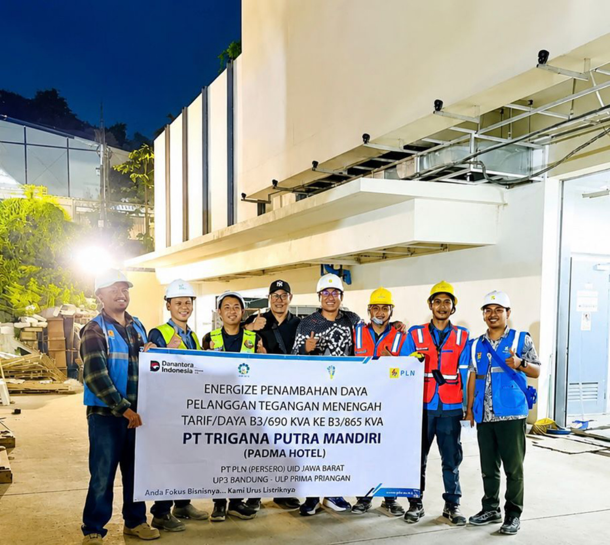 PLN UP3 Bandung Dukung Pengembangan Sektor Perhotelan melalui Penambahan Daya Listrik Padma Hotel Bandung