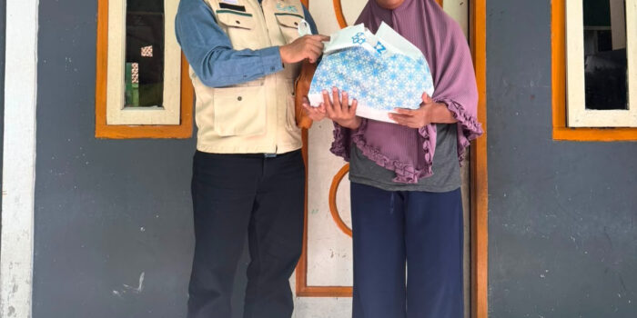 Dari Donasi Pegawai Menjadi Cahaya Harapan, PLN ULP Cijawura Wujudkan Mimpi Popon Karmilah melalui Light Up The Dream
