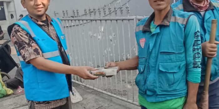 Jumat Berkah PLN ULP Ujung Berung: Berbagi Kebahagiaan, Menguatkan UMKM Lokal dan Kepedulian Sosial